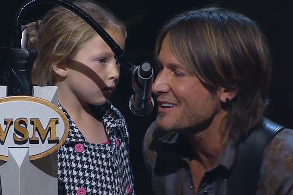 Keith Urban Sings With Little Girl Onstage at the Opry [VIDEO]