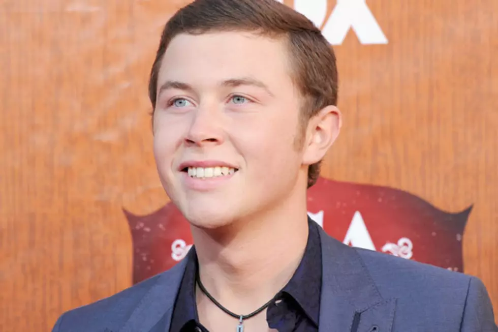 Scotty McCreery Pitches First Baseball Game Since 2010