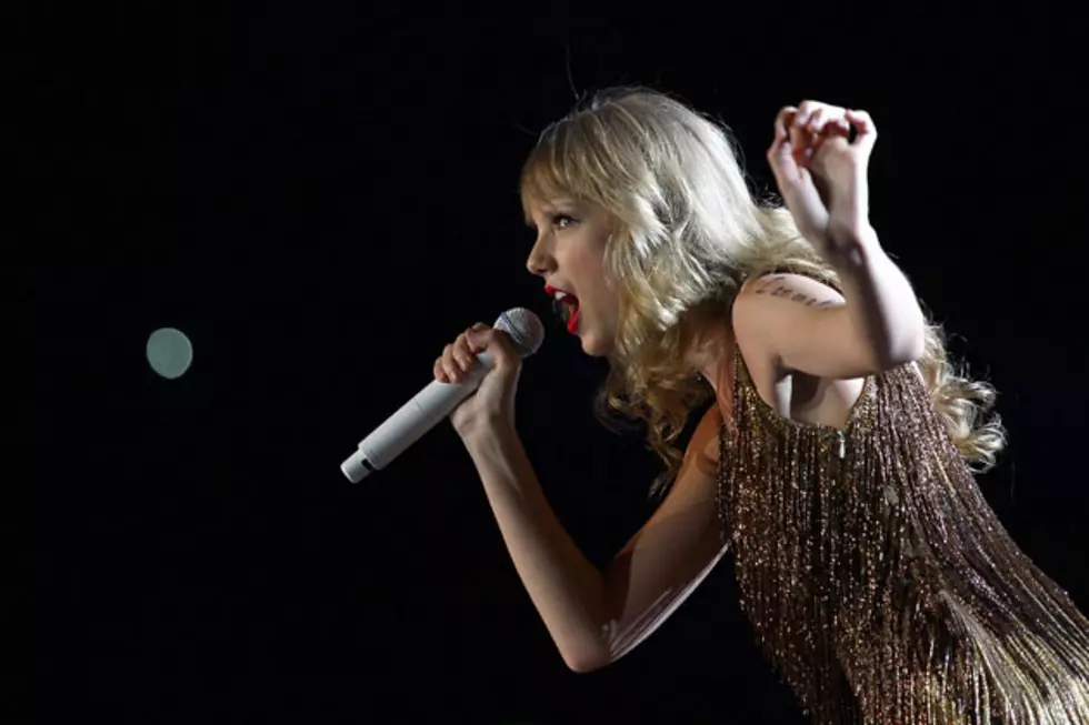 Clip of Taylor Swift&#8217;s New Song &#8216;Eyes Open&#8217; From &#8216;The Hunger Games&#8217; Surfaces