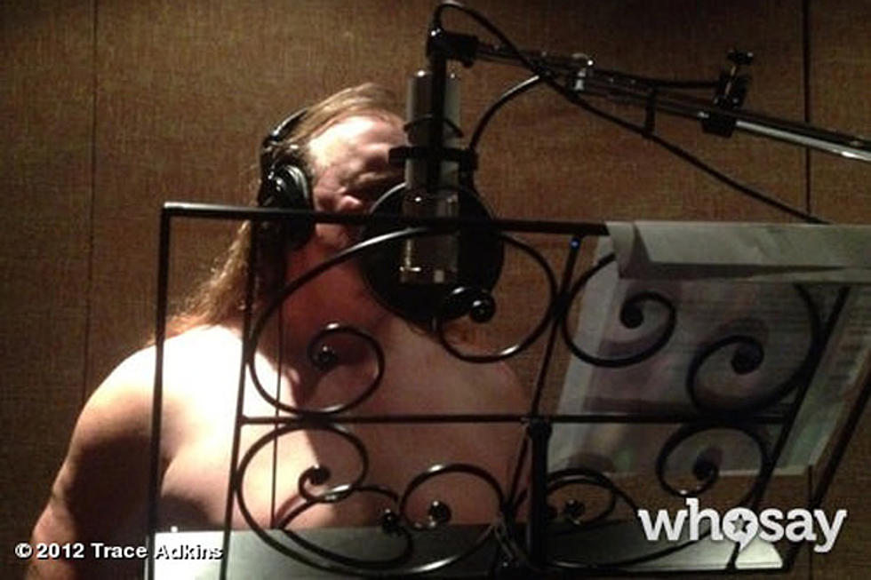 Trace Adkins Recording New Music… Naked! [Safe for Work]