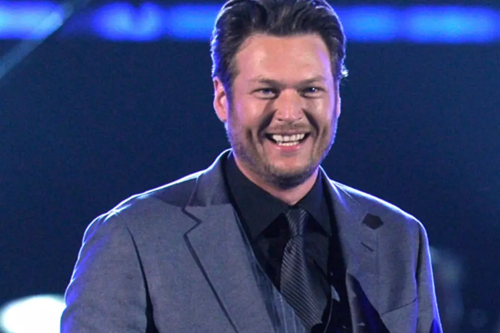 Blake Shelton Performs With His Team On &#8216;The Voice&#8217; [VIDEO]