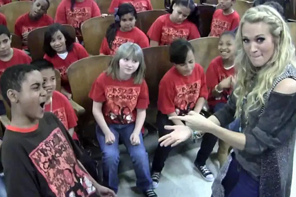 Carrie Underwood Performs with a Fifth Grade Chorus