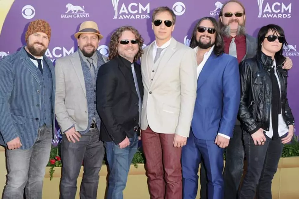 Zac Brown Band Make Surprise Cameo in New Sonia Leigh &#8216;Bar&#8217; Video