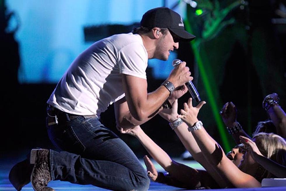 Luke Bryan Fires Up Crowd at the 2012 ACM Awards With Performance of &#8216;I Don&#8217;t Want This Night to End&#8217;