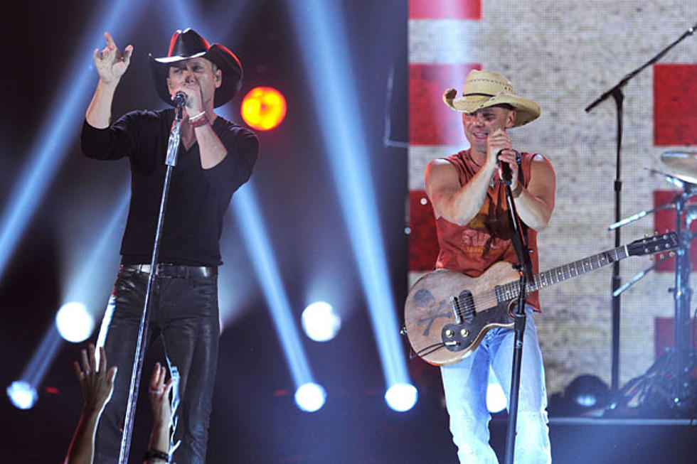 Kenny Chesney, Tim McGraw Honor Aurora Victims During Denver Concert