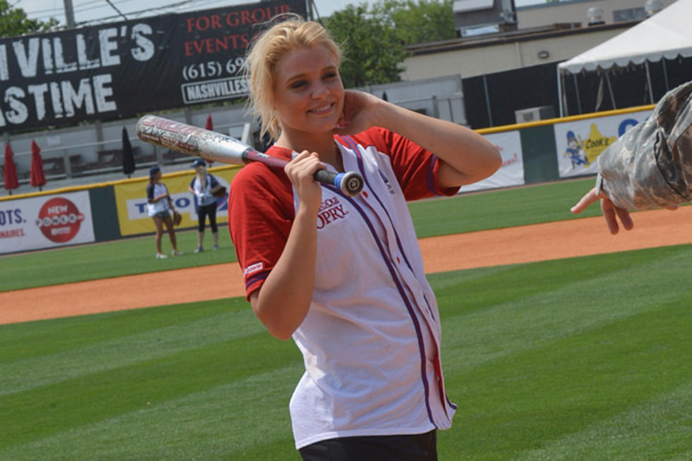 Lauren Alaina Involved in Dramatic Twitter Fight Over a Boy
