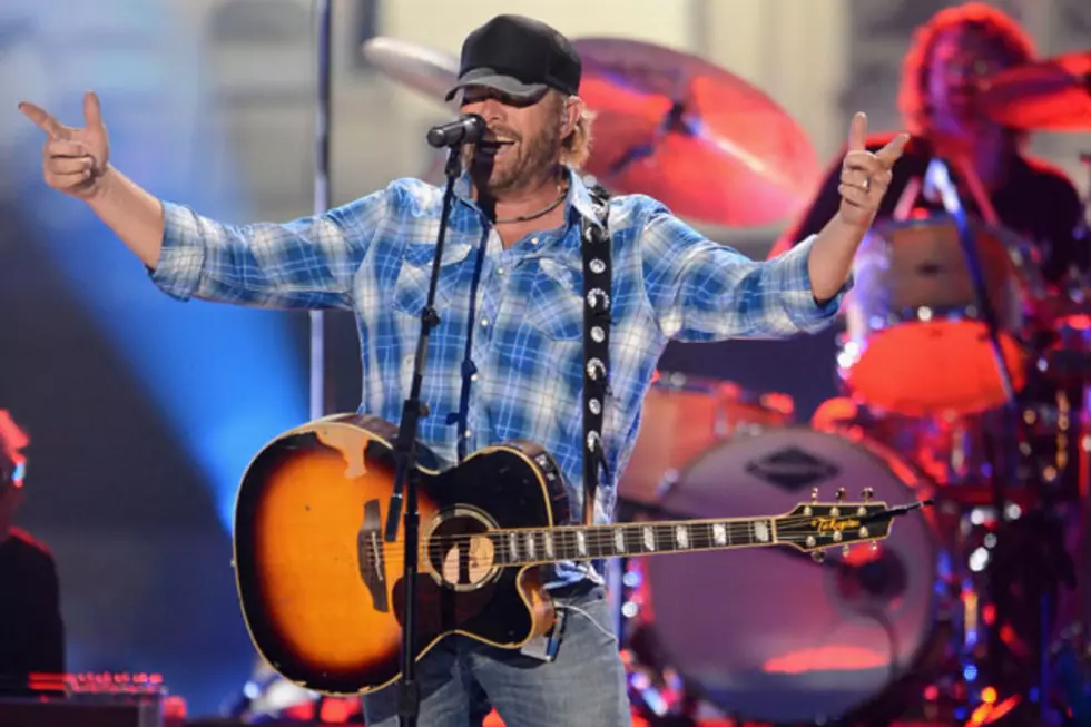 Toby Keith Brings New Hit &#8216;I Like Girls That Drink Beer&#8217; to Country Thunder Show