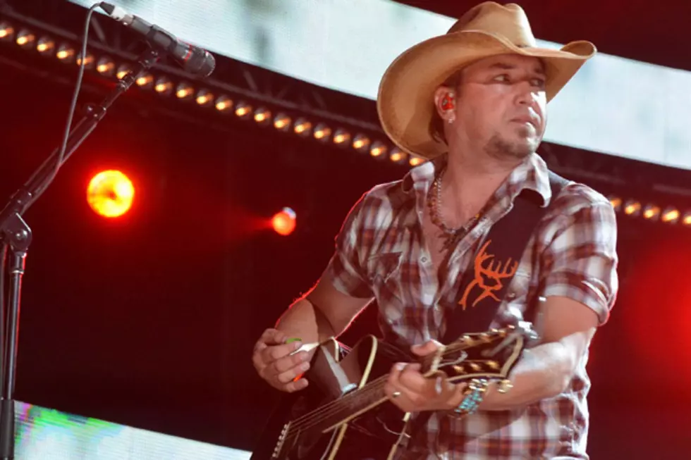 Jason Aldean Holds Fans&#8217; Attention During Pre-Taped CMA Festival &#8216;Fly Over States&#8217; Performance
