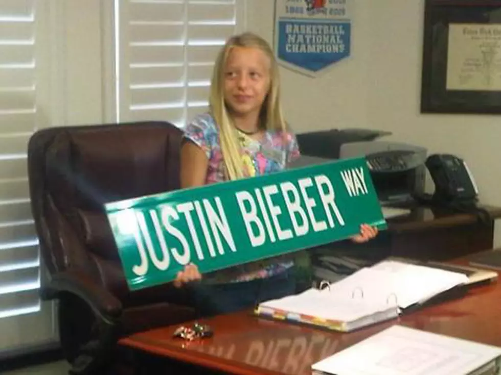 Tween Girl Gridlock! Justin Bieber Gets a Street Named After Him by 11-Year-Old Mayor [VIDEO]