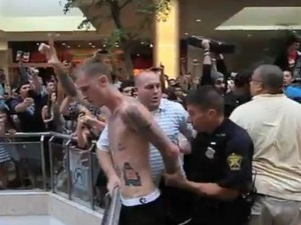 Rapper Machine Gun Kelly&#8217;s Flash Mob Ends in Disaster [VIDEO]