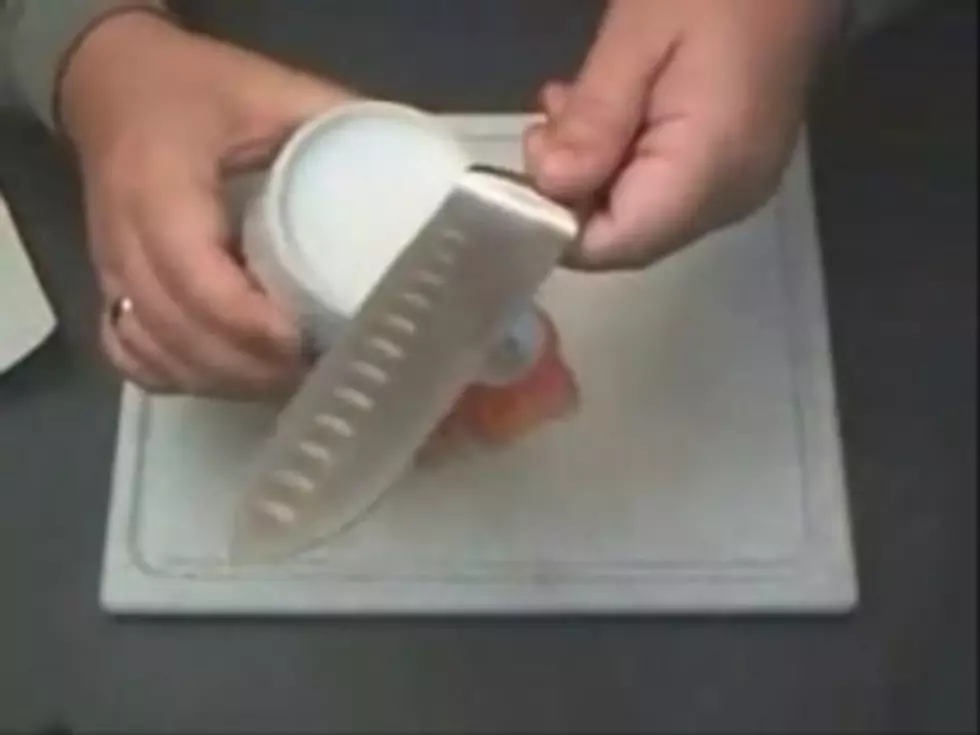 How to Sharpen a Kitchen Knife With a Coffee Mug [VIDEO]