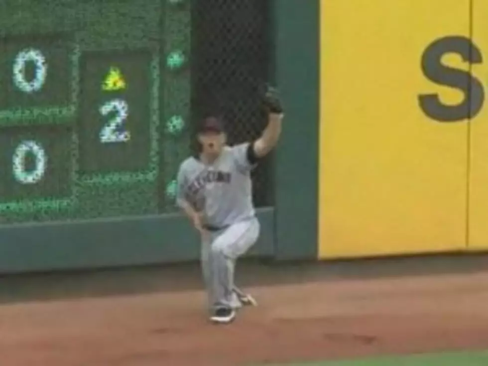 Cleveland Indians&#8217; Shelley Duncan Makes Amazing, Mid-Air Catch – Three Times in a Row! [VIDEO]