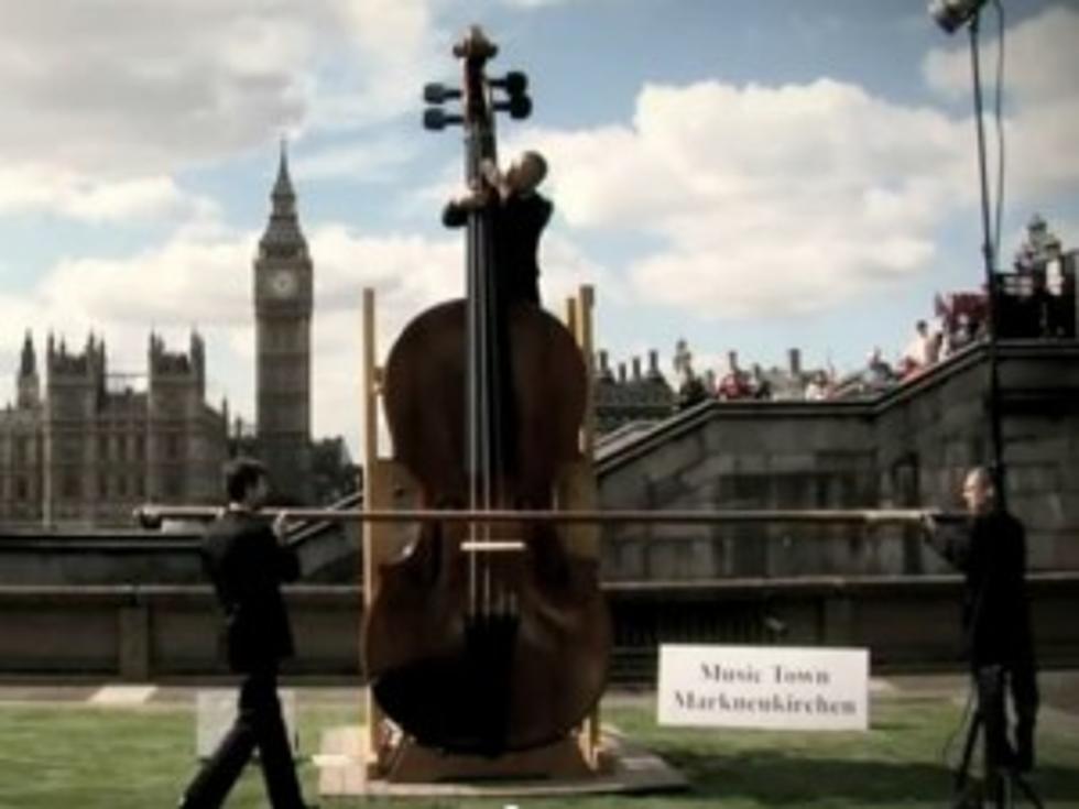 World&#8217;s Largest Violin Can Actually Be Played [VIDEO]