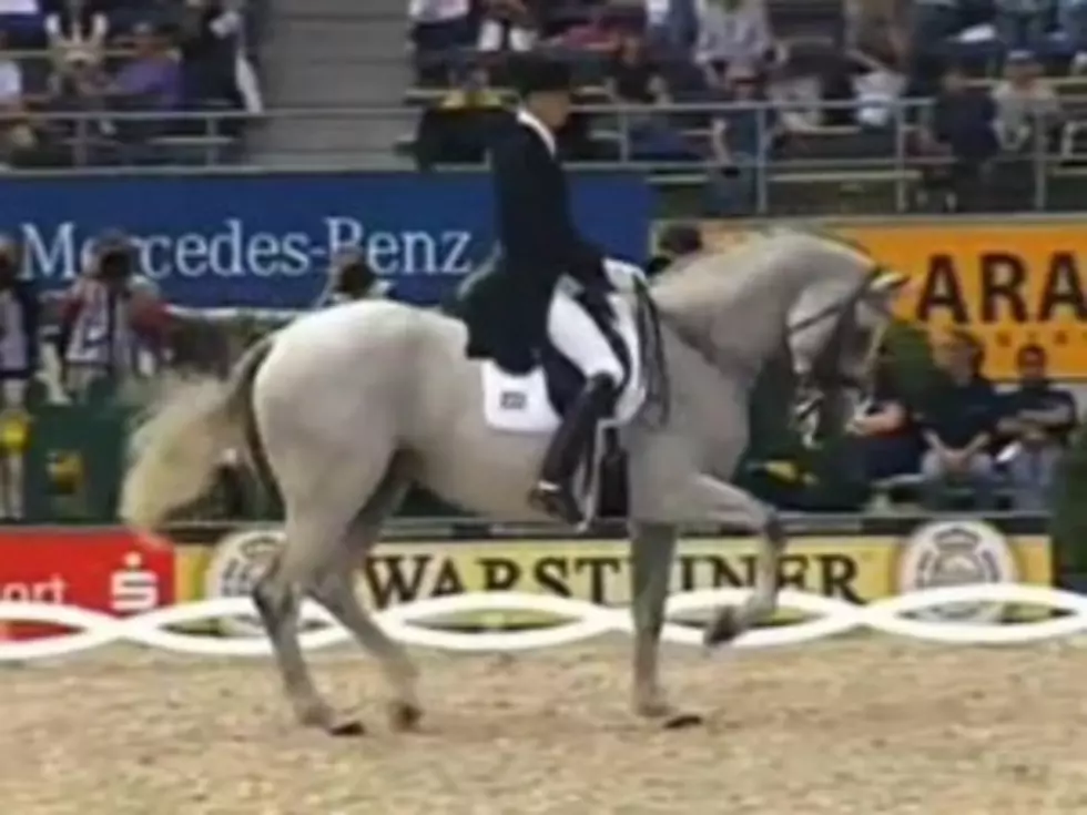 Horse Dances to Lil&#8217; Kim at Equestrian Games [VIDEO]