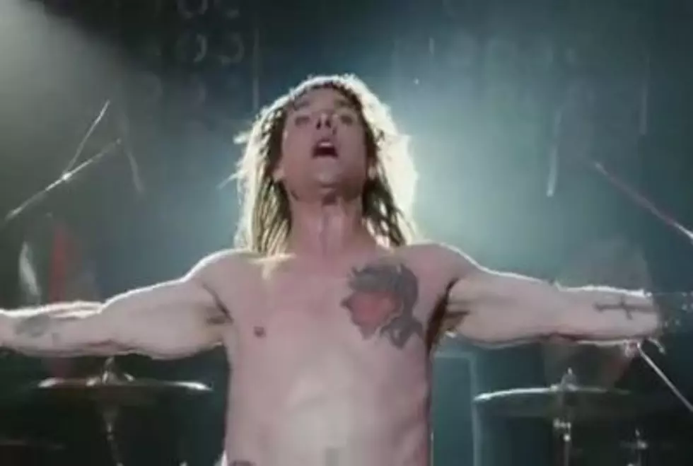 &#8216;Rock of Ages&#8217; Trailer Has Tom Cruise Belting Out Bon Jovi
