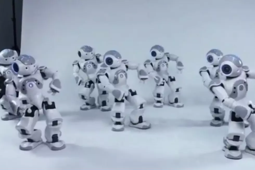 Smooth Robots Bust a Move to Michael Jackson&#8217;s &#8216;Thriller&#8217;