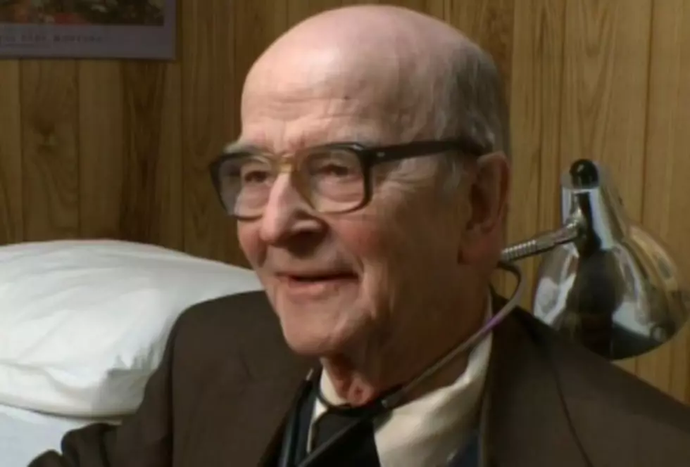 88-Year-Old Doctor Still Charges Five Dollars an Appointment