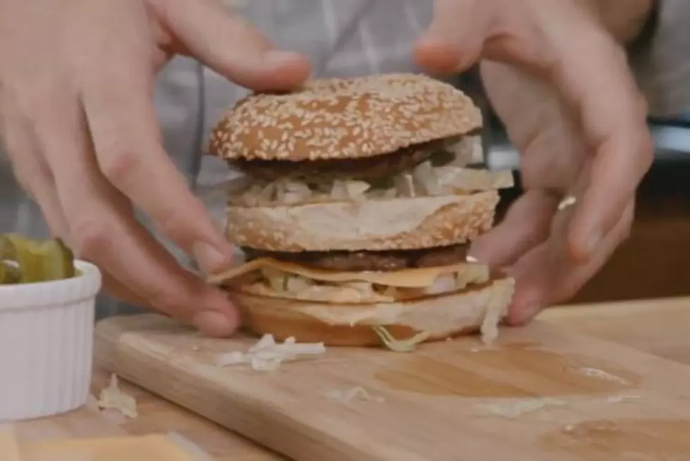 McDonald&#8217;s Executive Chef Demonstrates How to Make A Big Mac At Home