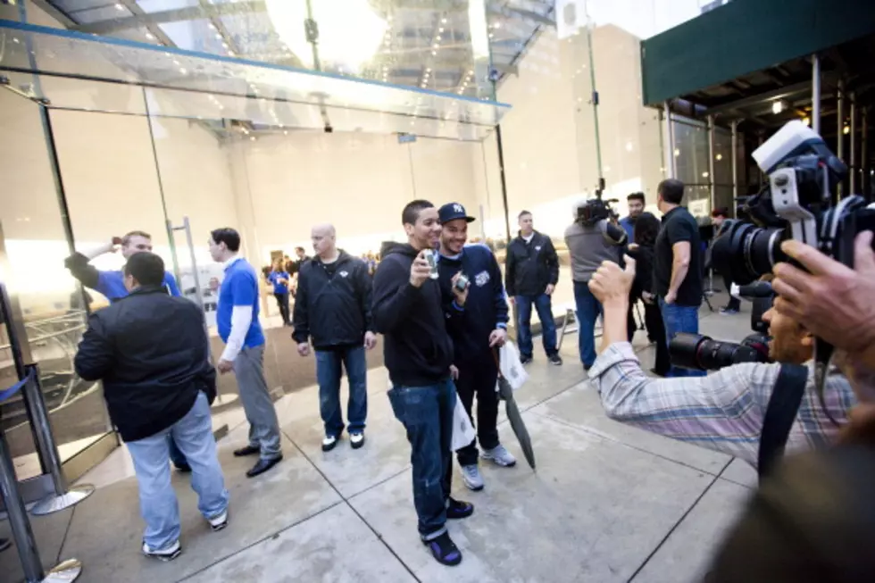 iPhone 4S Officially On Sale – Some Camped Out to Get One [VIDEO]