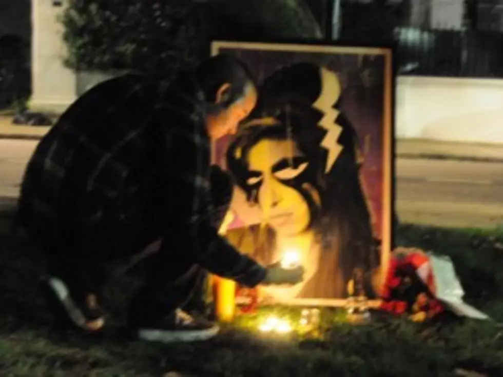 Sales of Amy Winehouse&#8217;s Albums Surge After Her Death