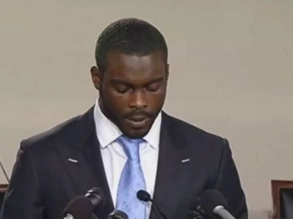 Michael Vick Tells Congress to Make It Illegal to Attend Dog Fights [VIDEO]