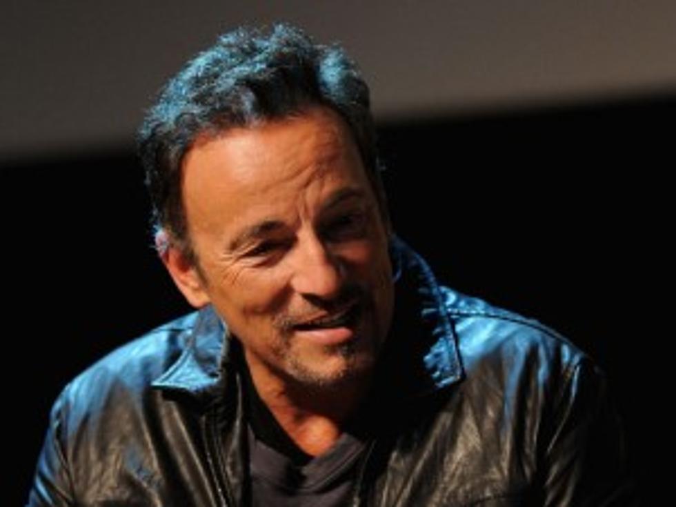 Watch Bruce Springsteen Dance Alone in the Dark in Unreleased &#8216;Dancing In The Dark&#8217; Footage [VIDEO]