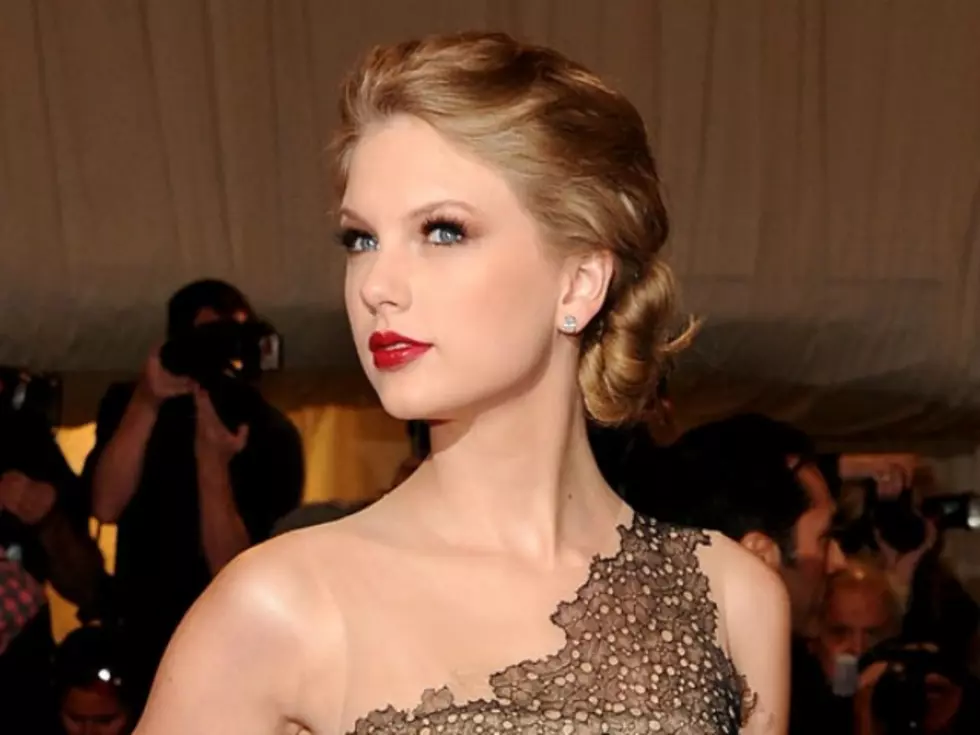 Taylor Swift Spends a Staggering $2.5 Million on a Mansion for Her Mom and Dad