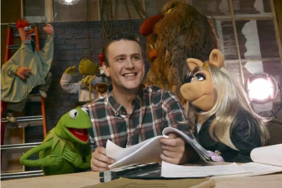 Why Did Jason Segel Cry When He Met Kermit for &#8216;The Muppets&#8217; Movie? [VIDEO]