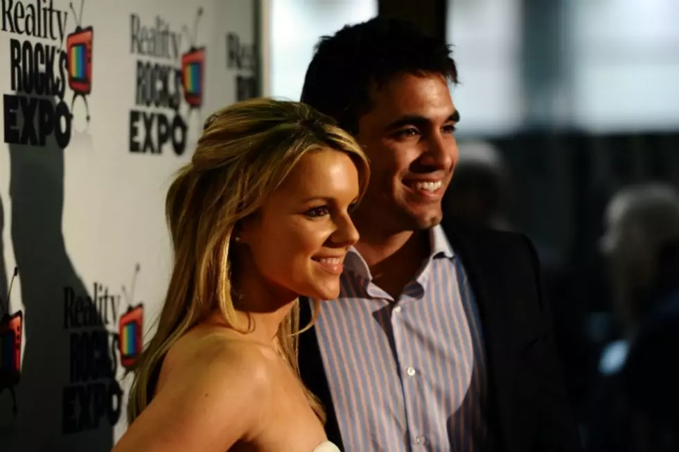 Say It Ain&#8217;t So! &#8216;Bachelorette&#8217; Ali Fedotowsky Calls It Quits with Roberto Martinez
