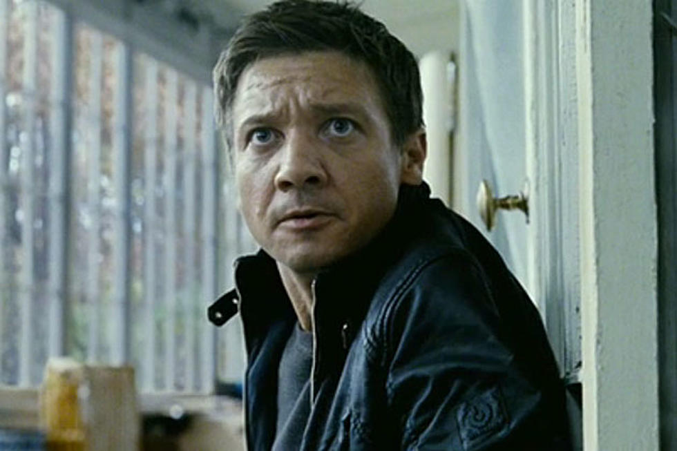 &#8216;Bourne Legacy&#8217; Trailer Makes Jeremy Renner Look Smokin&#8217; – Hunk of the Day [PICTURES, VIDEO]