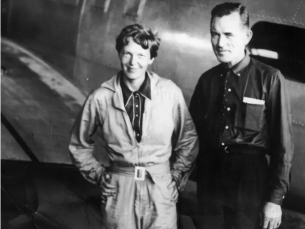 Can a Photograph Offer a Clue About What Happened to Amelia Earhart? [VIDEO]
