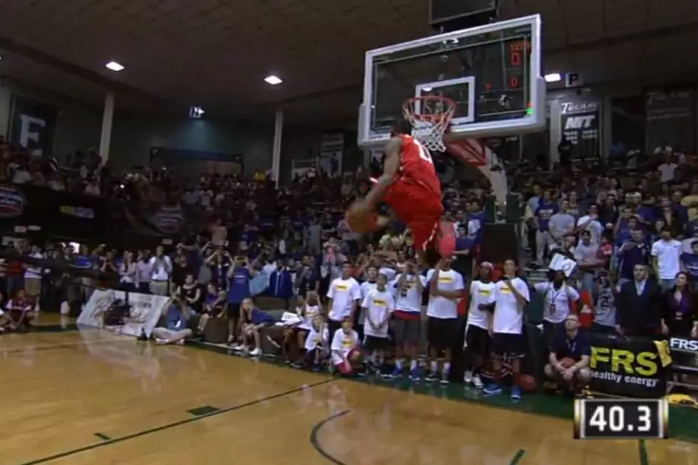 Watch the Most Incredible, Amazing and Ridiculous Jams at the College Dunk Contest [VIDEO]