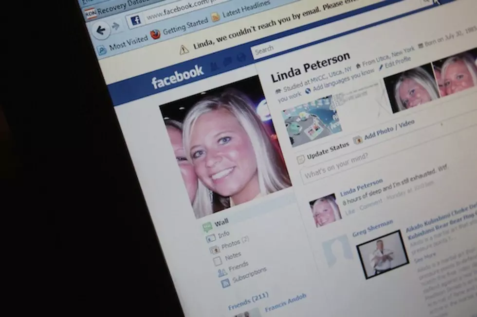 Study Reveals Lots of Parents Use Facebook to Spy on Their Kids