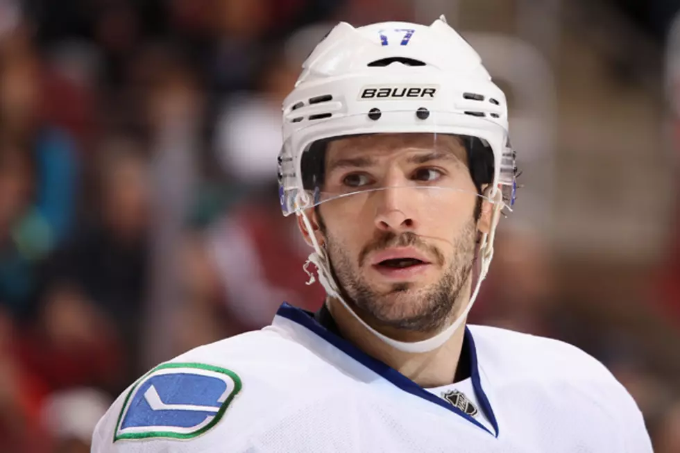 Hockey Playoffs Remind Us Why We Love Ryan Kesler – Hunk of the Day