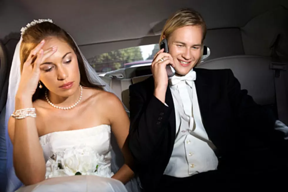 11 Clues the Wedding You&#8217;re Attending Will End in Divorce — The Funnies