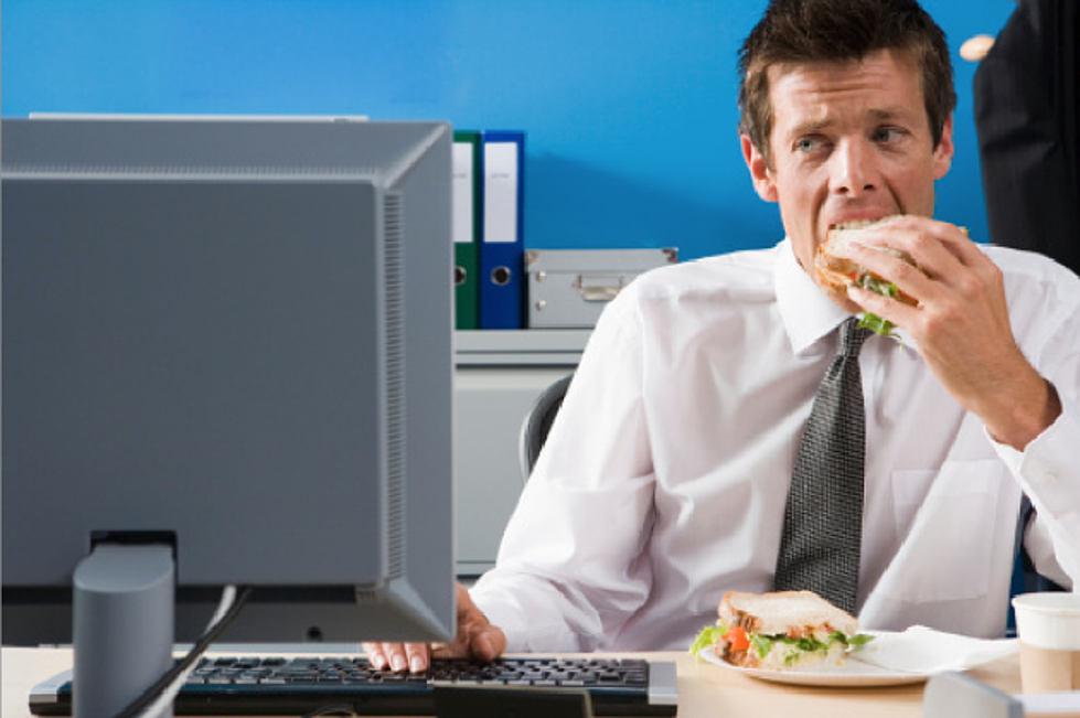 More and More Employees Eat Lunch at Their Desks — Do You? [POLL]