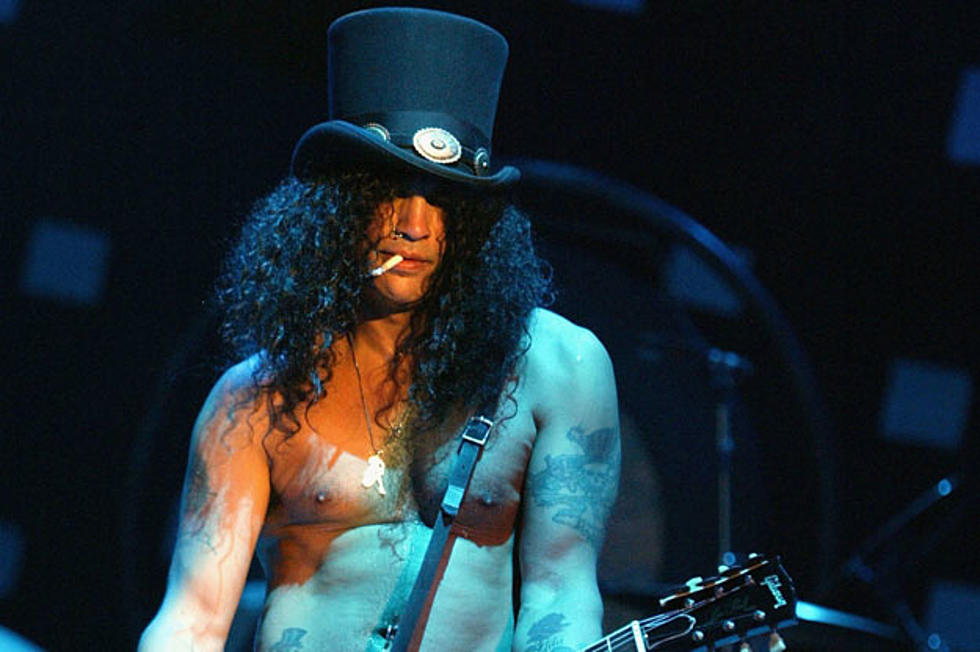 Slash Trying To Put Axl Rose Feud To Rest?