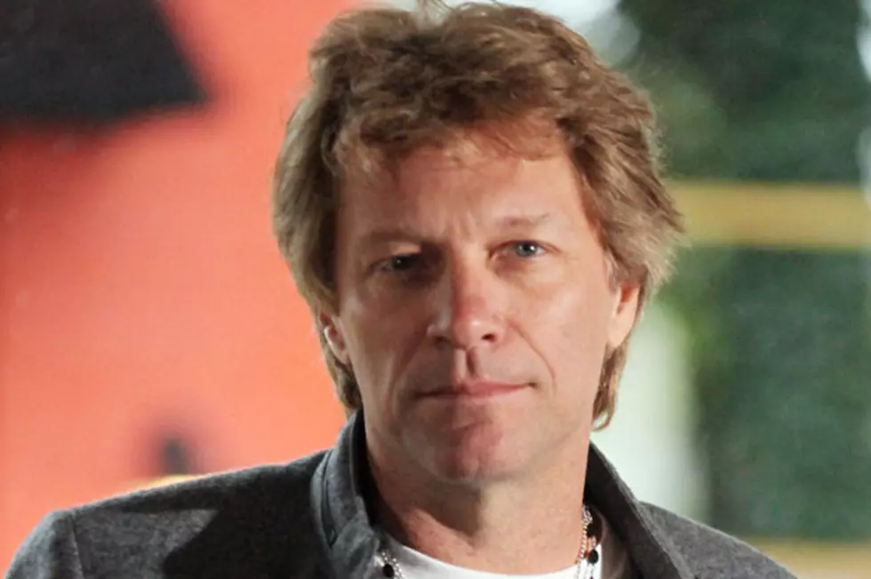 Jon Bon Jovi Stars in New Advil Commercial
