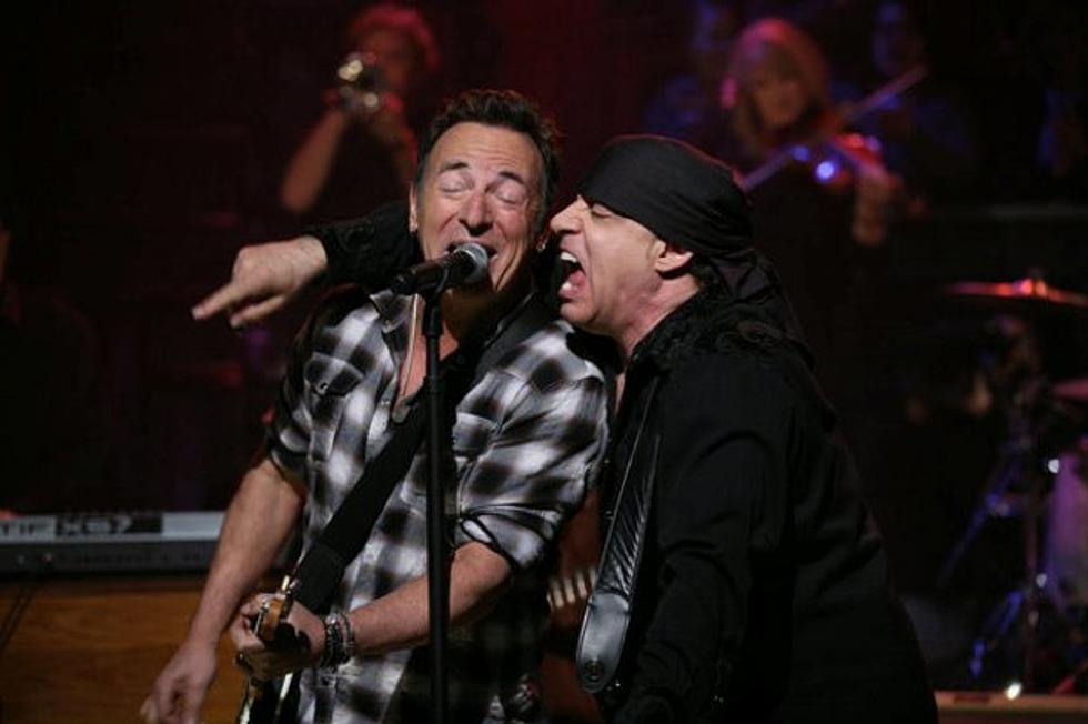 Bruce Springsteen Performs Two New Songs On &#8216;Late Night With Jimmy Fallon&#8217;