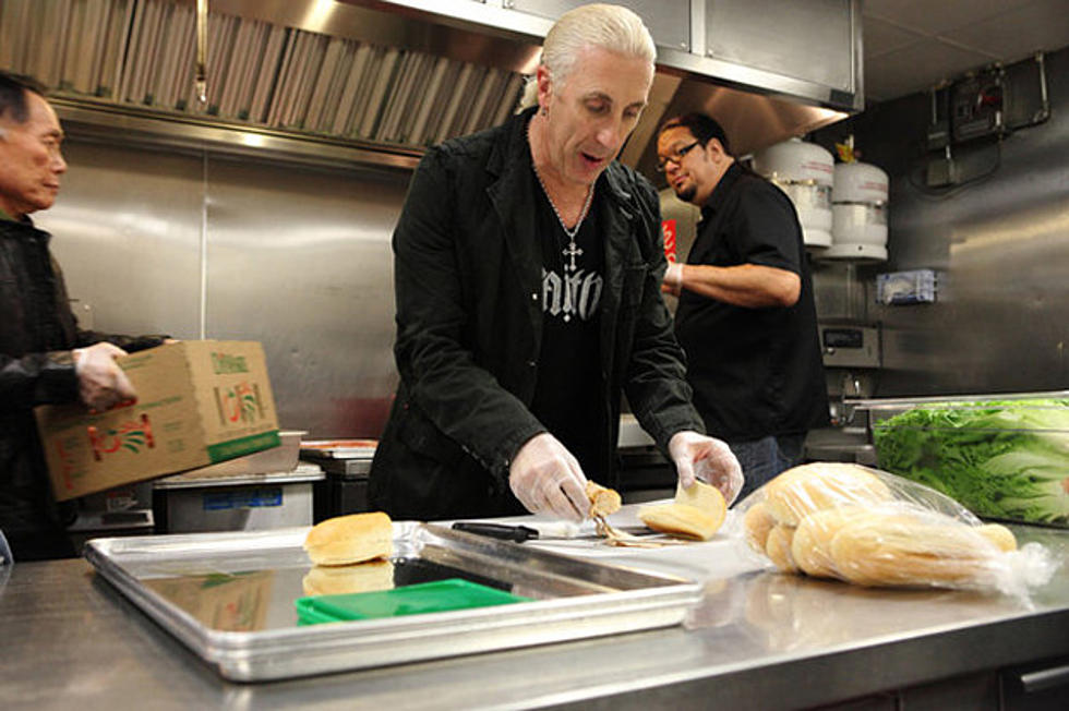 Dee Snider Helps Sell $330,000 Worth of Sandwiches on the &#8216;Celebrity Apprentice&#8217; Debut