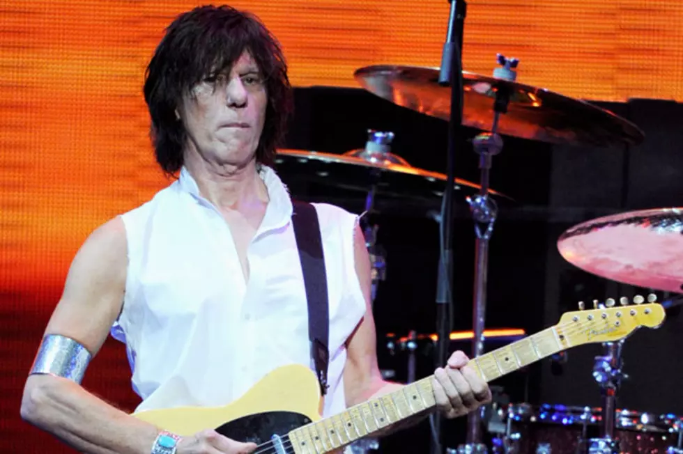 Jeff Beck Loses to Foo Fighters for Best Rock Album 2012 Grammy Award
