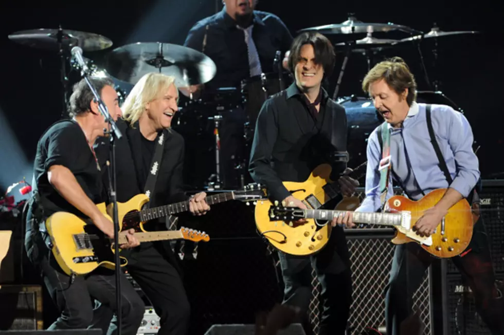 Paul McCartney Leads Bruce Springsteen, Joe Walsh and Dave Grohl Through &#8216;Abbey Road&#8217; Medley to Close out 2012 Grammy Awards