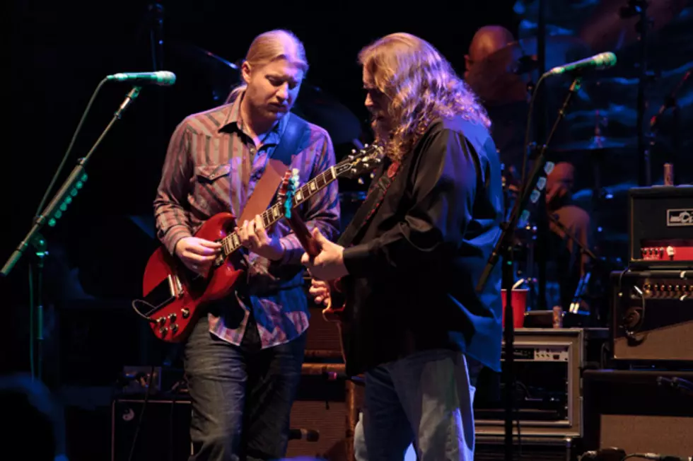 Allman Brothers Cover Neil Young&#8217;s &#8216;Southern Man&#8217; in Concert
