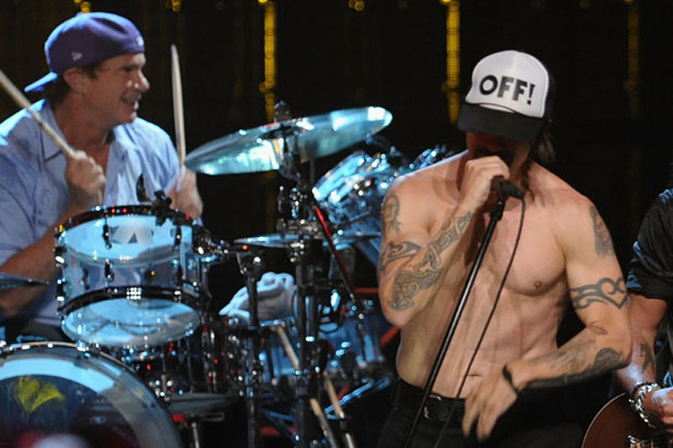 Red Hot Chili Peppers To Cover Neil Young, Beach Boys on New EP