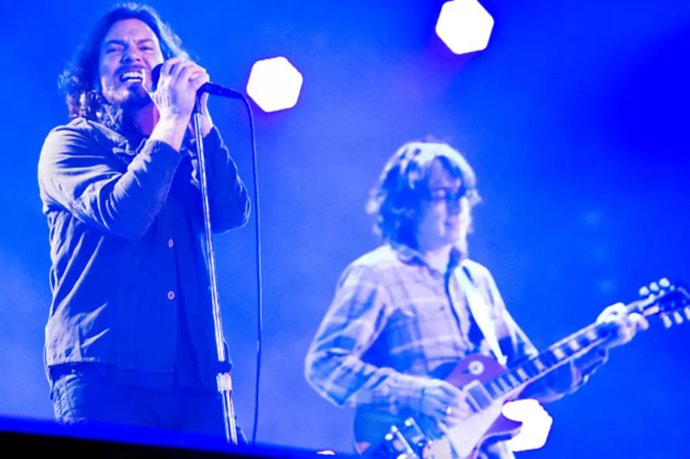 Pearl Jam Pay Tribute to Joe Strummer at Isle of Wight 2012