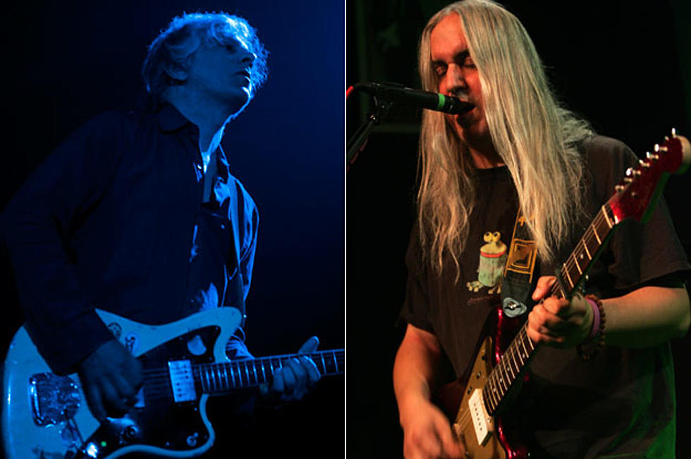 Fleetwood Mac Tributes Continue With Sonic Youth&#8217;s Lee Ranaldo + Dinosaur Jr.&#8217;s J Mascis Covering &#8216;Albatross&#8217;