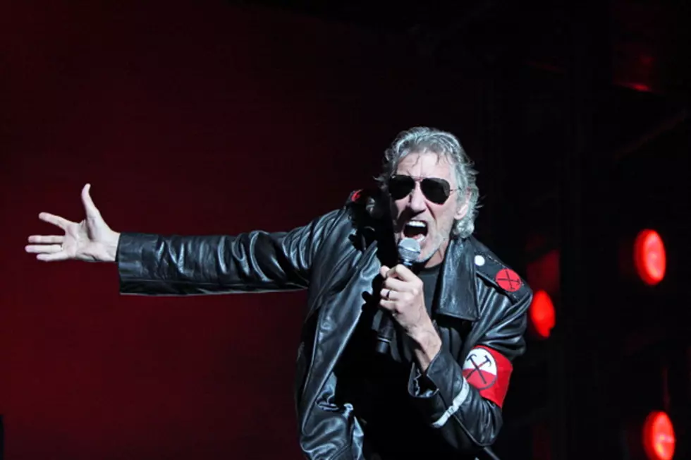 Roger Waters Brings &#8216;The Wall&#8217; To Boston&#8217;s Fenway Park – Photo Gallery