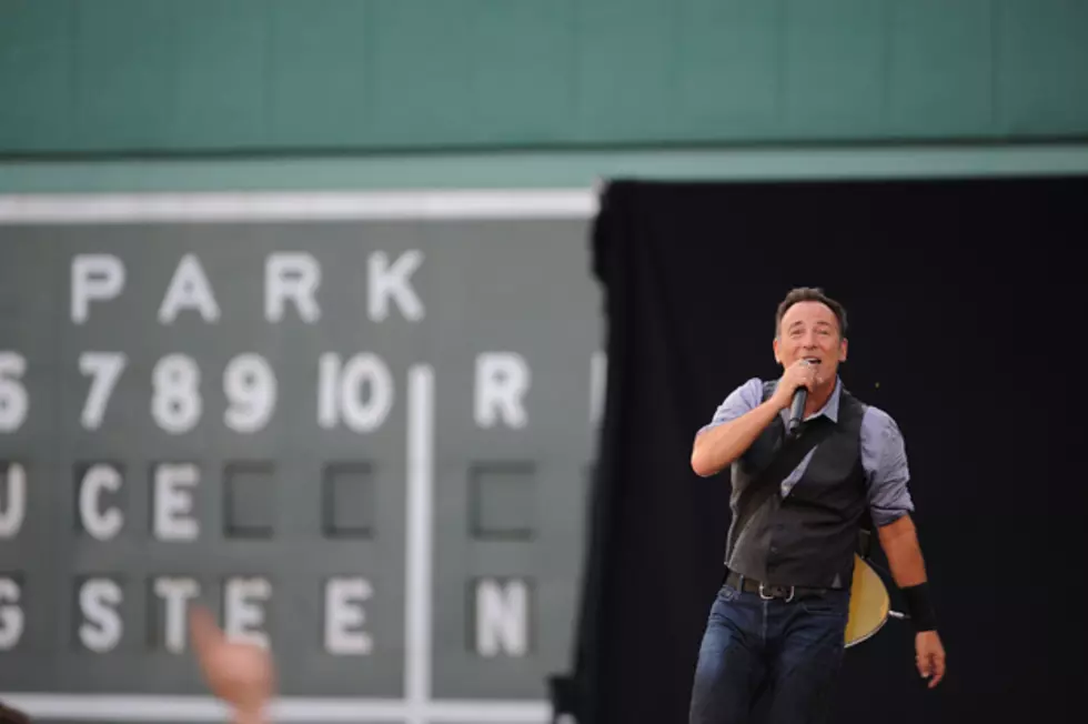 Bruce Springsteen Honors Red Sox Legend at Fenway Park Concert