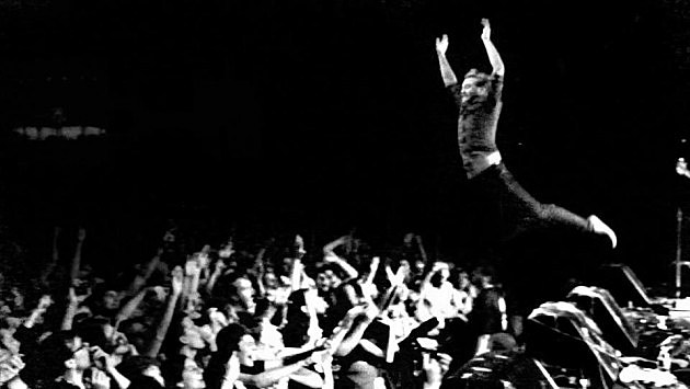 Rob-Wilcox-Stage-Diving3-630x355.jpg