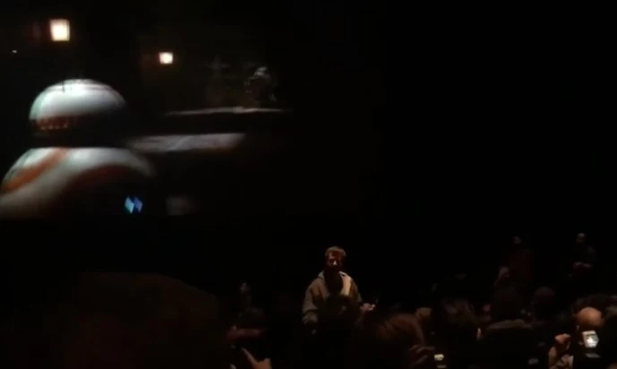 <strong>Projector</strong> Malfunction During Star Wars Makes Fans Lose ...